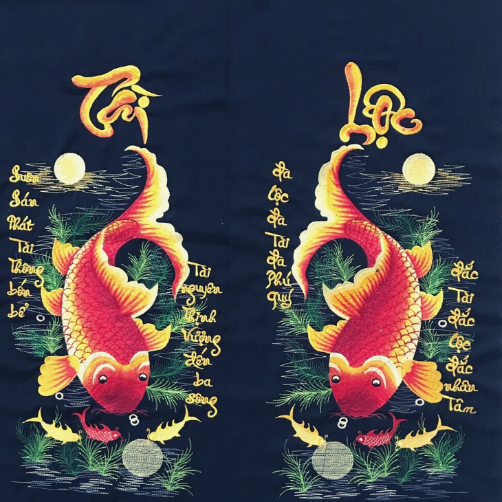 Tranh thêu vi tính lý ngư vọng nguyệt,tranh đôi cá chép lý ngư,tranh đôi cá chép tài lộc thành phẩm,đenvà trắng