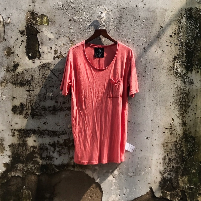 Áo thun trơn cổ rộng form body