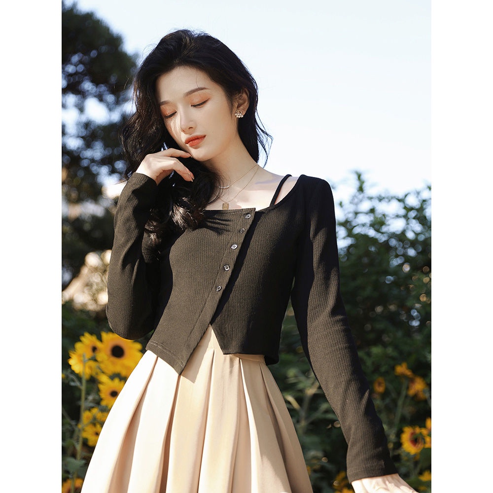 Set Áo Thun Ngắn Tay Cổ Tròn + Chân Váy Ngắn Thời Trang Nữ