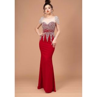 Đầm dạ hội kết cườm tia tua rua vai