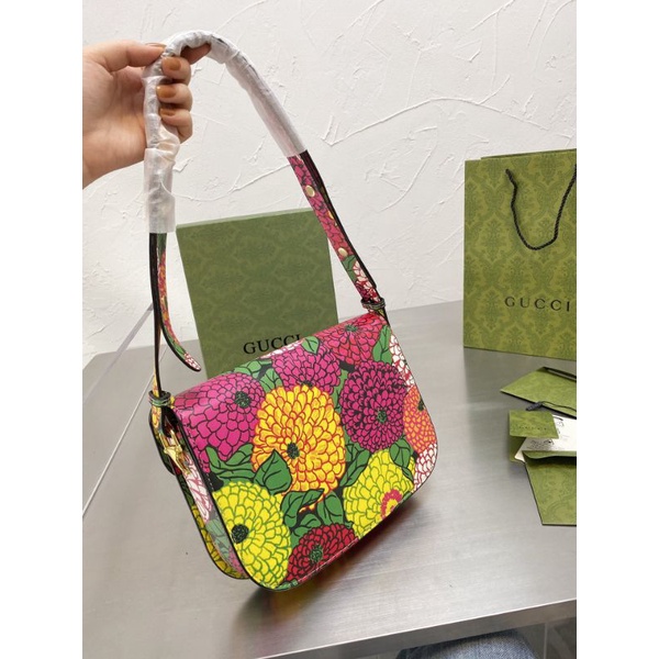 Túi Guccii Horsebit hoa lá đỏ trắng siêu đẹp