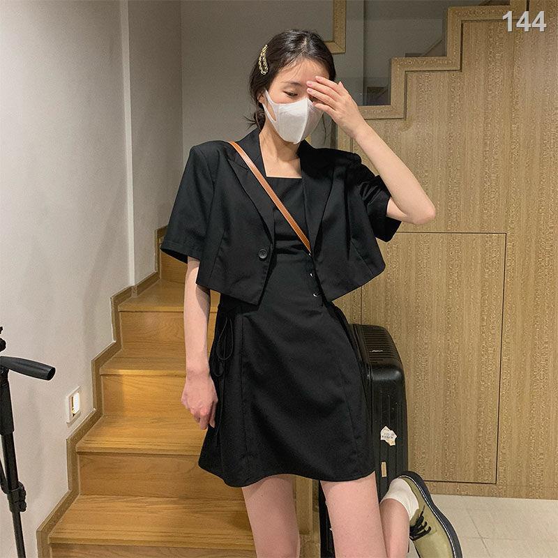 RThời trang mùa hè 2021 eo dây phong cách phương tây sling dress tính khí áo khoác ngắn tay phù hợp với nữ hai mảnh