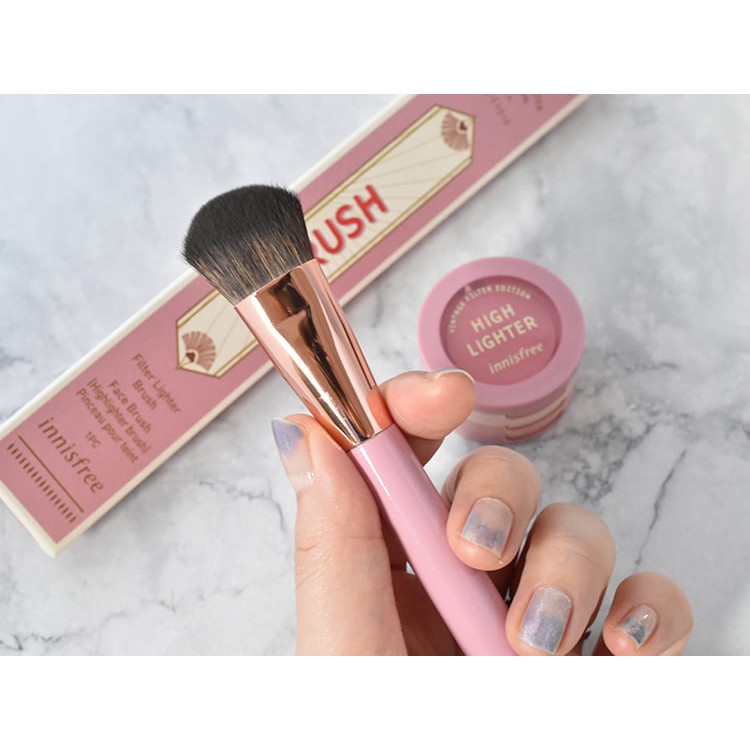 Cọ highlight, má hồng, kem nền đa năng INNISFREE FILTER LIGHTER BRUSH