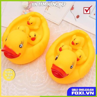 Đồ Chơi Vịt Cao Su Bơi Nước-Chú Vịt Màu Vàng Phát Ra Âm Thanh Vui Nhộn Trong Bồn Tắm Cho Bé