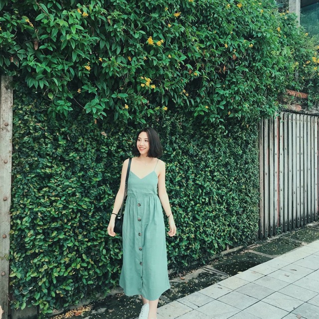 Đầm zara size xs used 1 lần mua 1200k pass 700k. Dưới 55kg mặc vừa. Mặc tôn da. Đầm cột nơ sau nhìn dễ thương lắm nha...