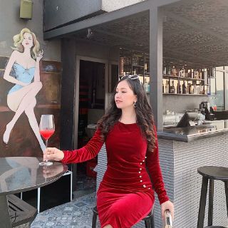 Váy nhung nhún eo đính ngọc