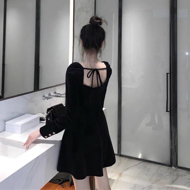 Đầm nhung cổ vuông vintage