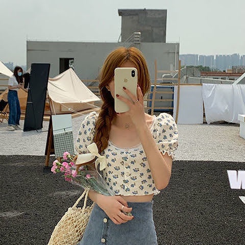 Áo Croptop Hoa Nhí Tay Bo Phong Cách Trẻ Trung Cá Tính