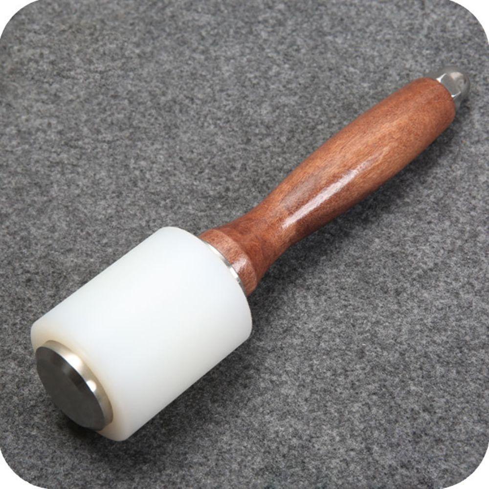Búa Dập Da Với Tay Cầm Bằng Gỗ Tiện Dụng
