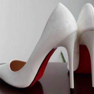 Cao gót CALLA đế đỏ màu trắng
