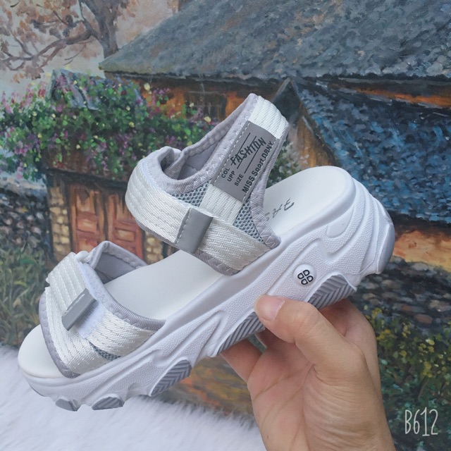 Sandal Hàn Quốc 2 quai mẫu mới 2020 ( Hàng Đẹp) Sandal học sinh 2 quai