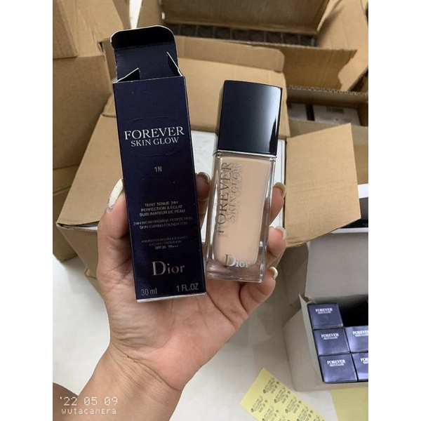 Kem nền dior căng bóng dưỡng da lì bền tông cả ngày