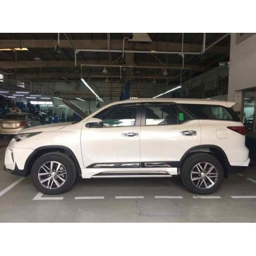 Nẹp sườn theo xe Fortuner 2016-2019,2020 Hàng đẹp