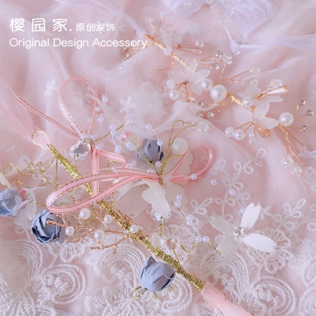Vòng tay hoa Lolita