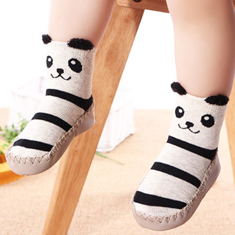 Giày tập đi chống trượt hoạ  tiết hoạt hình cho trẻ sơ sinh