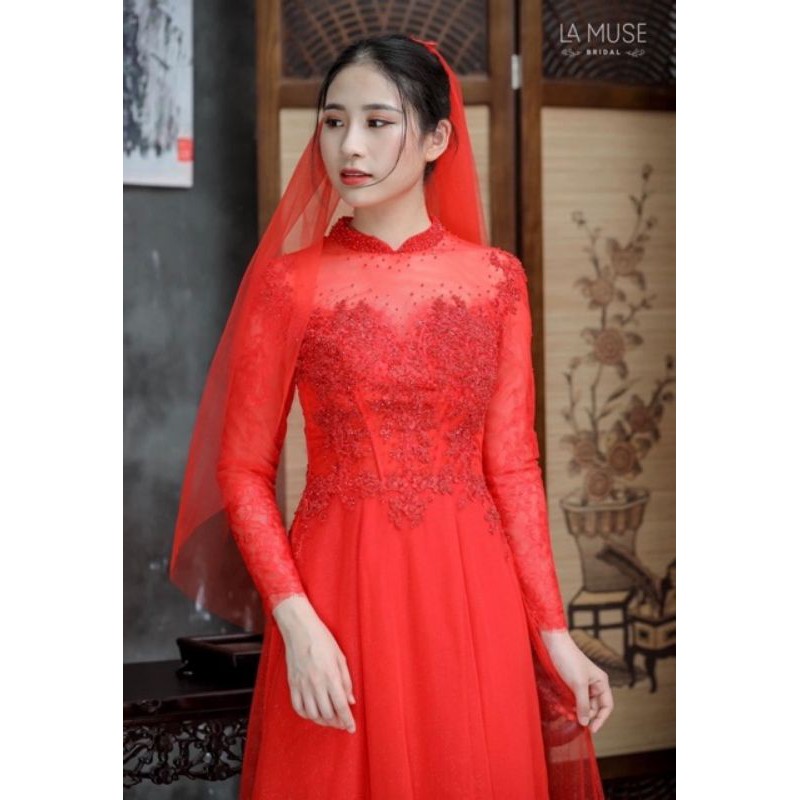 lúp đỏ cài tóc cô dâu