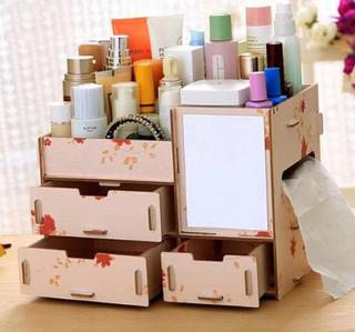 Kệ mỹ phẩm gỗ có gương