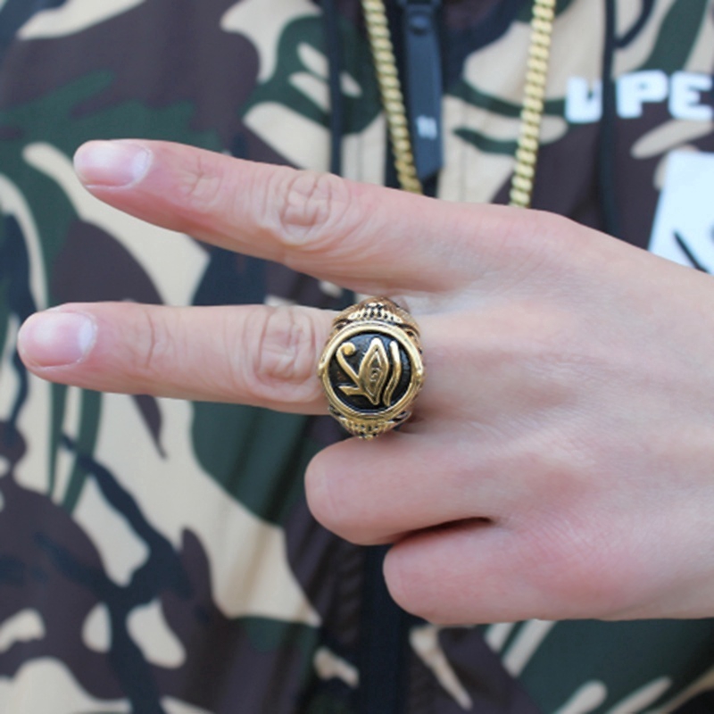 Cincin Bahan Stainless Steel Titanium Warna Gold Gaya Punk Vintage untuk Wanita