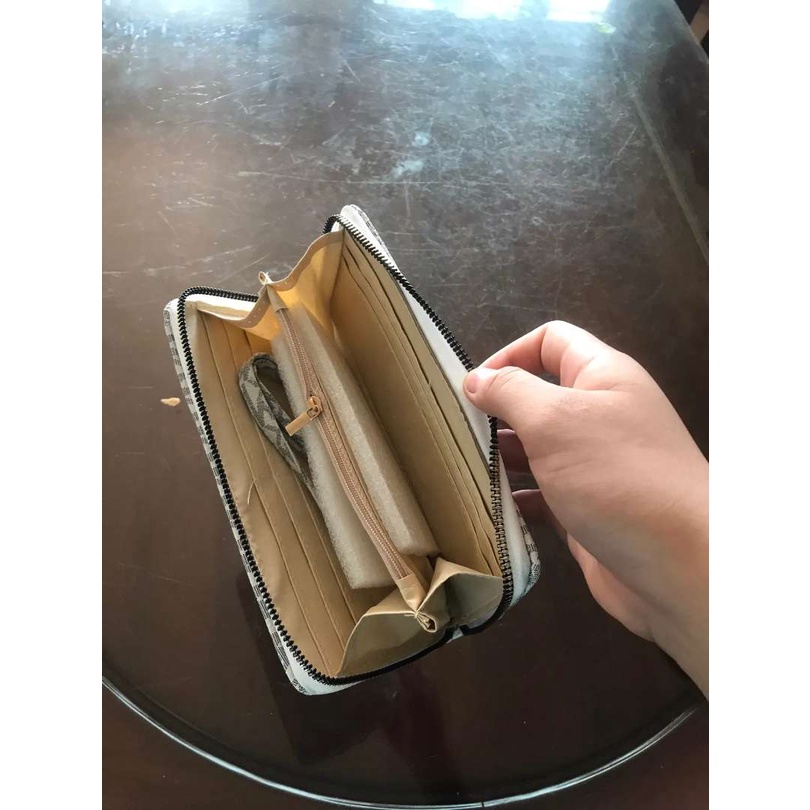 VÍ nữ dài cầm tay MK-V004