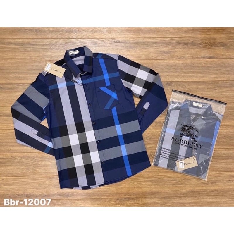 sơ mi burberry màu xanh spf dễ phối đồ