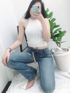 Quần jean ống vẩy.