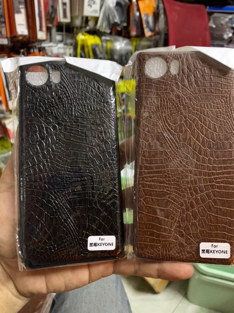 Ốp lưng BlackBerry Key One, Key 2 cứng kiểu vân da