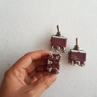 Công tắc gạt 2 chiều mở 6 chân