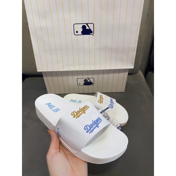 [Ảnh thật -Fullbox - Túi] Dép 𝑴𝒐̛̀ 𝑳𝒐̛̀ 𝑩𝒆̂  Dodgers logo ba màu