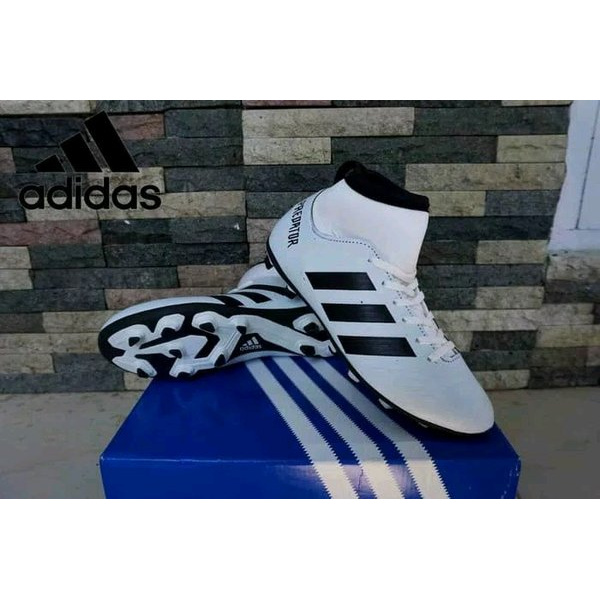 Giày đá bóng Adidas Predator màu trắng đen nhập khẩu chất lượng cao