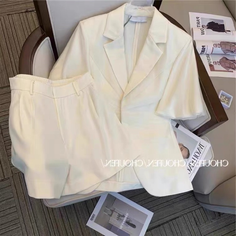 Set đồ áo cổ vest phối voan và quần short mẫu mới