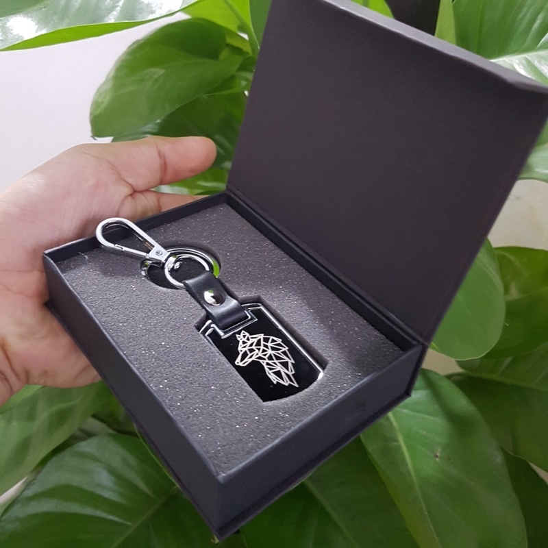 Móc Khóa Kim Loại Khắc Tên - Món Qùa Tặng Độc Đáo