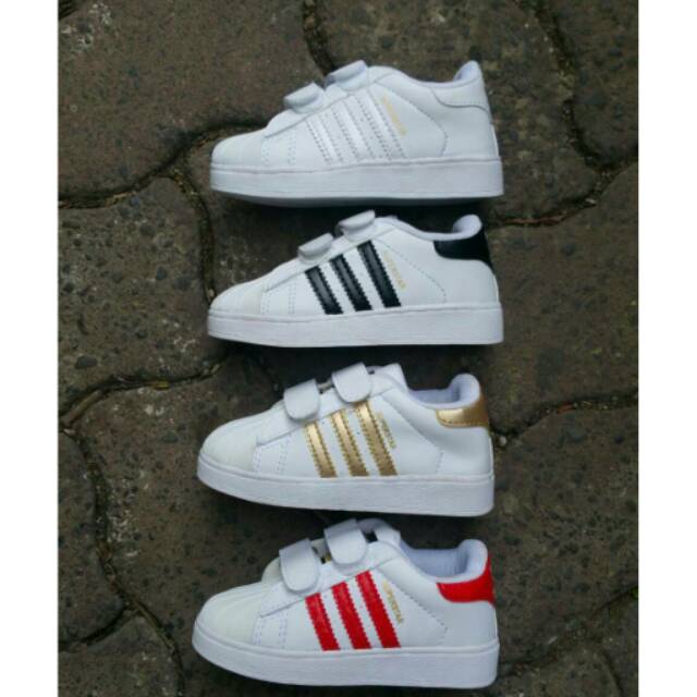 Giày Thể Thao Adidas Superstar Thiết Kế Năng Động Cho Bé