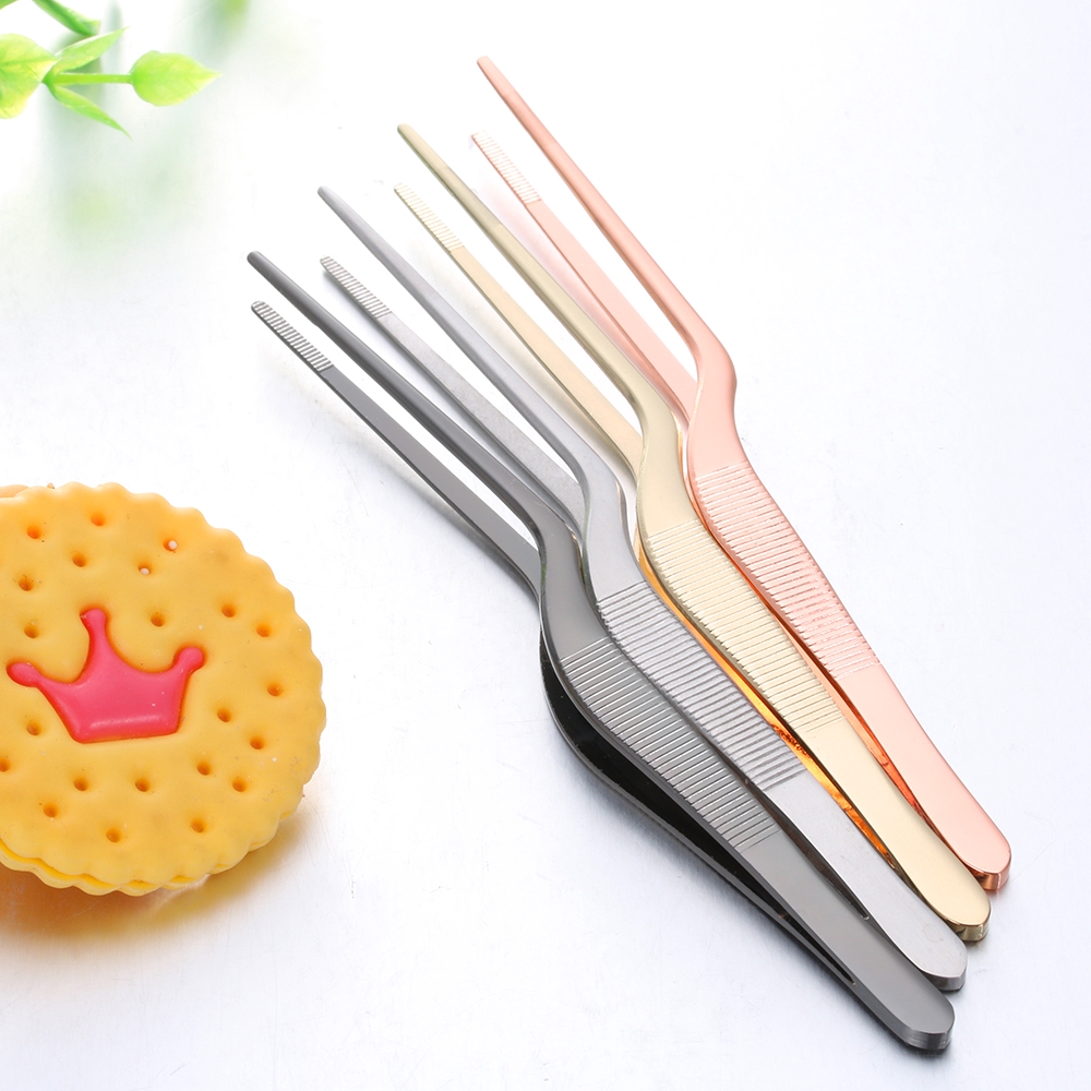 Nhíp kẹp giúp trưng bày món ăn tiện lợi cho đầu bếp