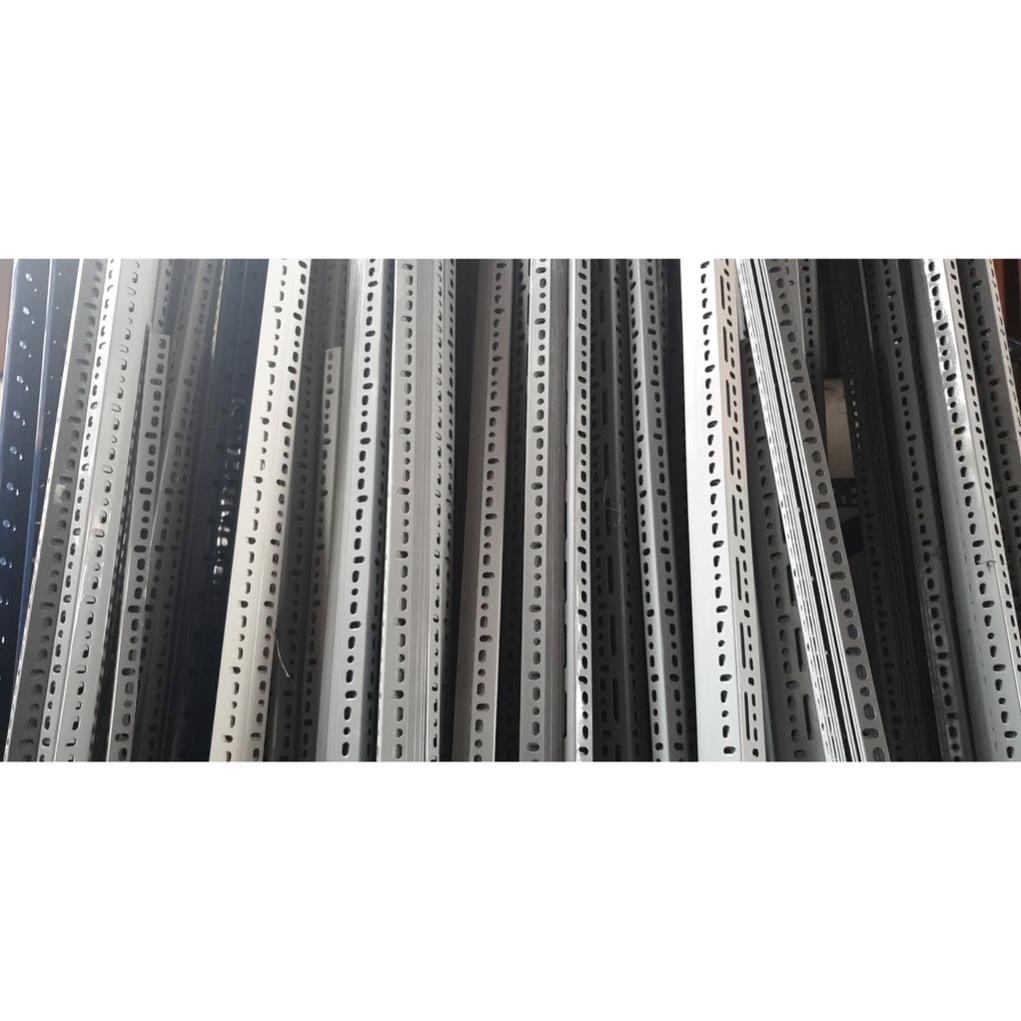 Thanh sắt V Lỗ 4x4cm dày 1,6 ly - dài 60cm