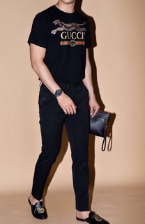 Áo thun nam Gucci.