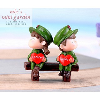Tiểu cảnh mini_Cặp đôi lính ôm tim_CD825