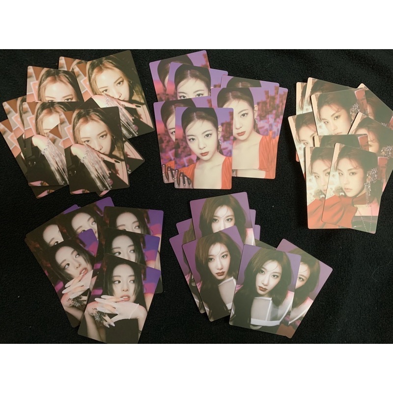 Hình ảnh Photocard ITZY-GUESS WHO Special Ver