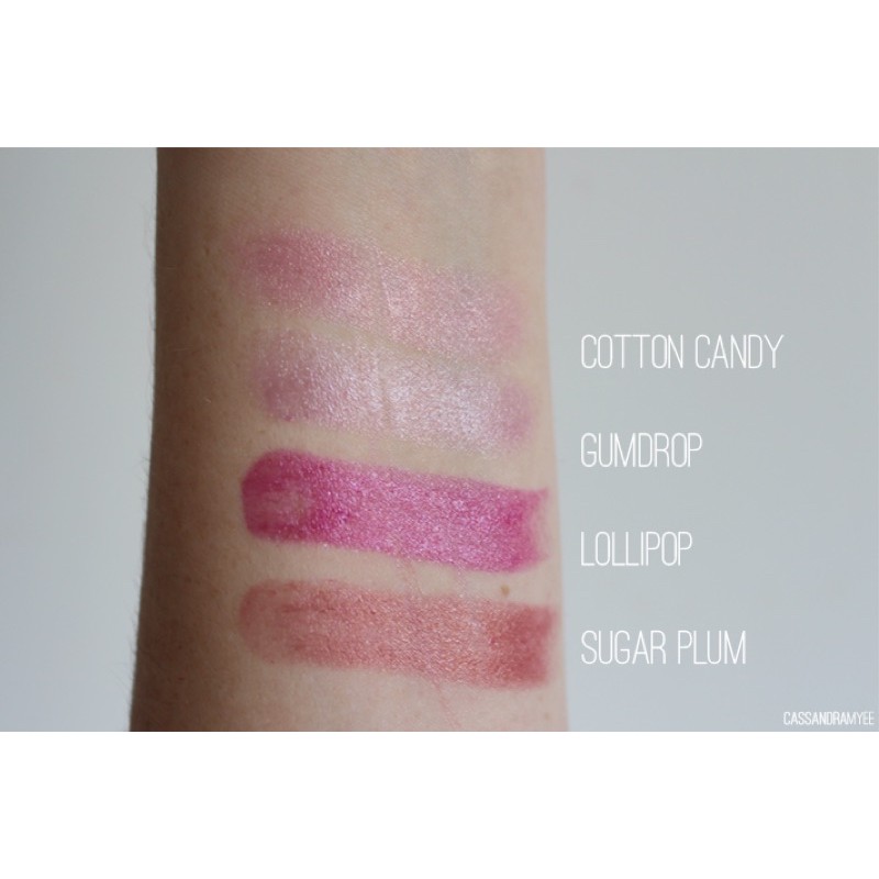 Son sáp dưỡng Revlon có màu