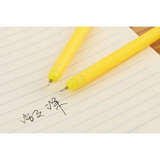 Bút mực nước đen hình minion 10c