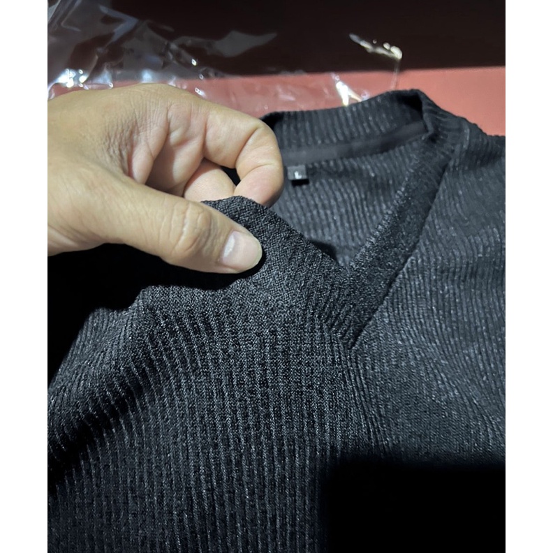Áo thun Gi lê cổ tim chất thun đẹp Giá sỉ Unisex