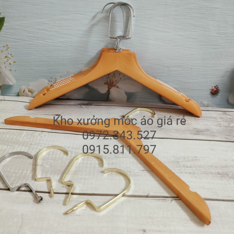 Móc gỗ nữ màu vàng,cổ bằng,hai bên vai bọc đệm cao cấp - móc treo váy,áo,quần,..cho nữ - kích thước dài 38cm