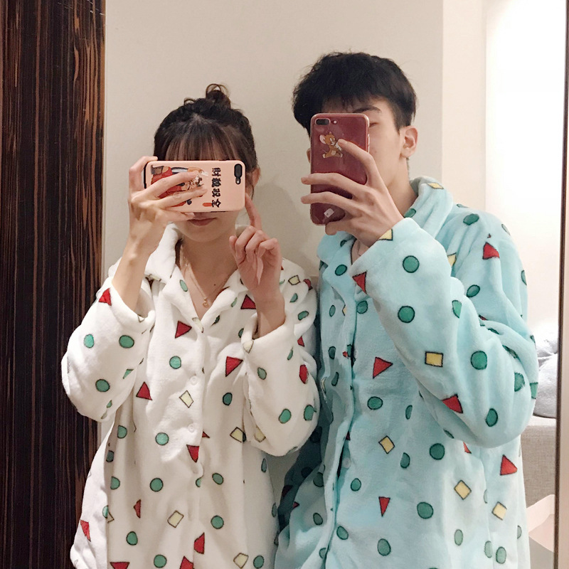 Bộ Đồ Ngủ Hình Shin-Chan Đáng Yêu Cho Cặp Đôi | BigBuy360 - bigbuy360.vn