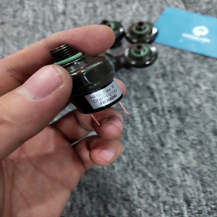 Van áp suất, công tắc áp suất 2 chân cắm fujikoki