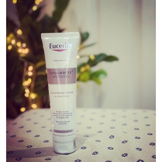Sửa rửa mặt sáng da Eucerin White THERAPY Cleansing Foam