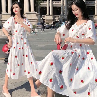 Đầm dâu cổ V tùng xoè