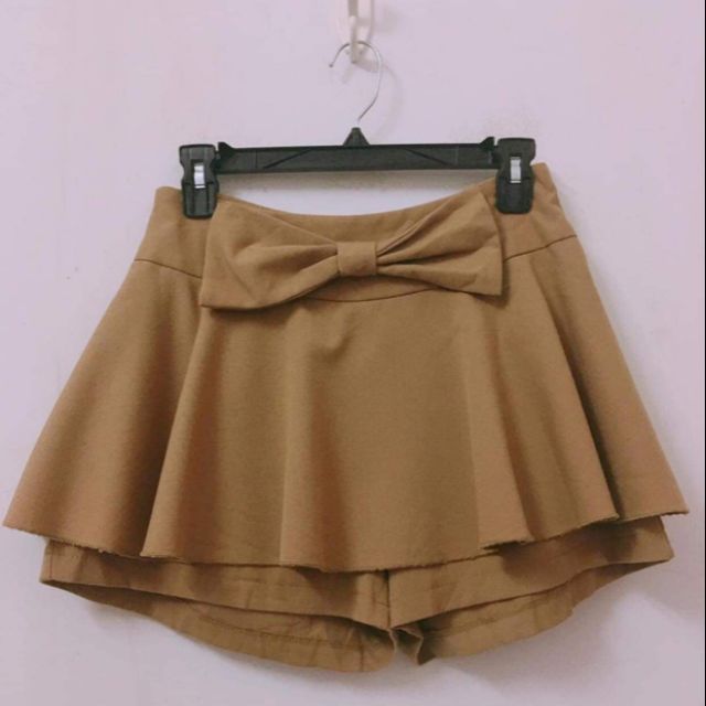 Quần áo như cẩm