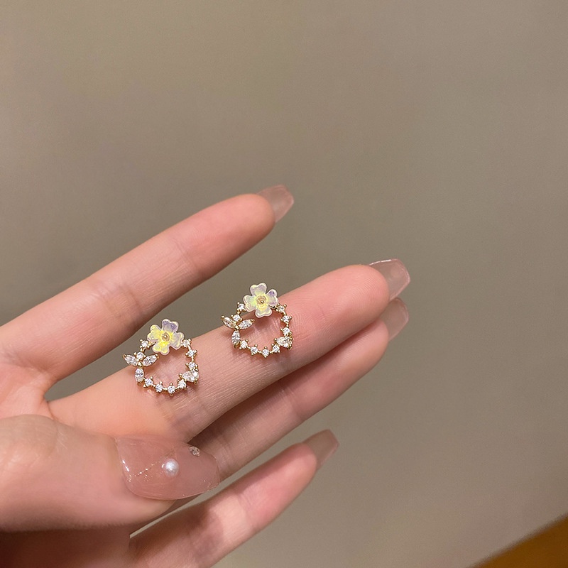 Khuyên Tai Hình Hoa Đính Đá Zircon Sang Trọng Cho Nữ