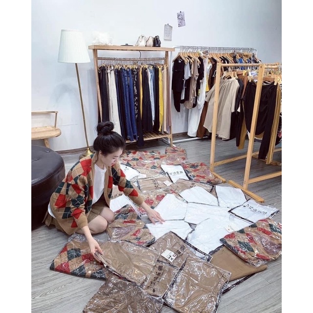 Set 3 chi tiết Cardigan trám mix áo thun chân váy xếp ly hàng hot Quảng Châu Lyn Closet S3301L