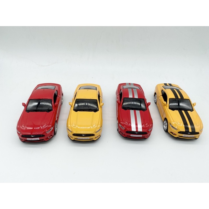 Mô hình xe Ford Mustang 2015 tỷ lệ 1:36