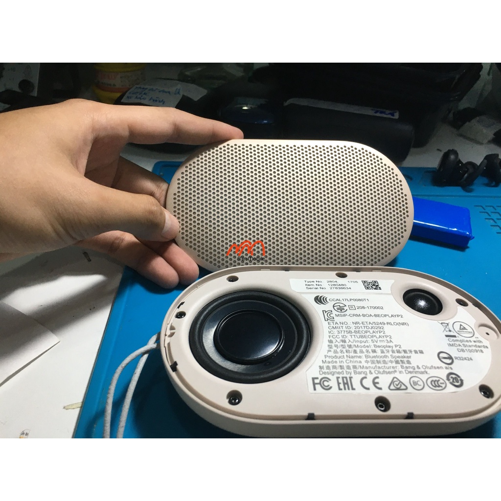 Thay pin loa Bang & Olufsen Beoplay P2